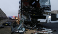 Şanlıurfa’da yolcu otobüsü TIR'a çarptı
