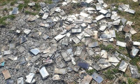 Dağlık alanda yakılmış bin adet cep telefonu bulundu