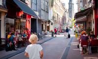 Hollanda'da sokağa çıkma yasağı 20 Nisan'a kadar uzatıldı