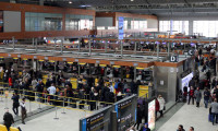 İstanbul'daki havalimanlarında büyük yoğunluk: 135 binden fazla yolcu kullandı