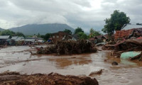 Endonezya'da sel felaketi: Ölü sayısı artıyor!