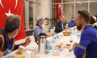 Cumhurbaşkanı Erdoğan işçilerle iftar yaptı! 'Fırsat vermeyeceğiz'