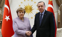 Erdoğan ve Merkel video konferans görüşmesi gerçekleştirdi
