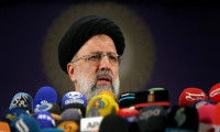 İran'ın yeni lideri Reisi ilk basın toplantısını yaptı