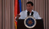 Duterte'den halka tehdit: Ya aşı, ya hapis!