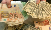 Kurlarda oynaklık sürüyor: Dolar ve euro hareketli