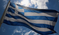 Yunanistan'dan gençlere 150 euroluk destek
