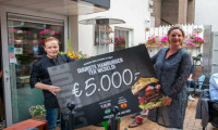 Dünyanın en pahalı hamburgeri 5 bin euroya satıldı