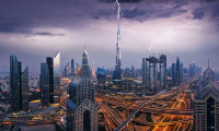 Dubai'de yapay yağmur yağdırıldı