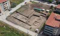 Apartman bahçesinde kazı: Tam 8 bin 500 yıllık...