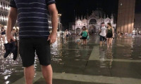 Venedik'in ünlü Piazza San Marco Meydanı'nı su bastı
