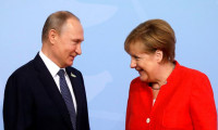 Merkel son kez Putin’i ziyaret edecek
