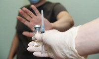 Aşı karşıtları, argümanları çürüdükçe saldırganlaşıyor