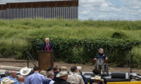 Trump'ın sınır duvarı muson yağmurları nedeniyle parçalandı