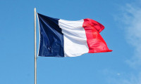Fransa, iş yerlerine yapılan genel yardımları sona erdirdi