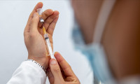 İsveçli uzman: Beşinci doz aşı bile gerekebilir