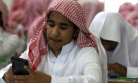 Suudi Arabistan'da okullarda cep telefonu yasağı