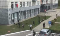 Rusya'da üniversitede silahlı saldırı: Camlardan atladılar!