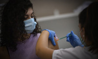 Aşı olan sağlıkçıların ne kadarı koronaya yakalandı?
