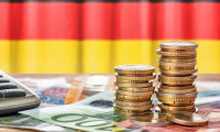 Almanya 2021'de planlanandan daha az borçlandı