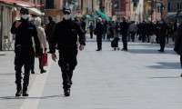 Pempe maskeler İtalya polisini üzdü