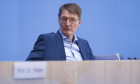 Almanya Sağlık Bakanı Lauterbach: Ülkeyi zorlu haftalar bekliyor
