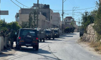 İsrail askerleri 18 Filistinliyi daha gözaltına aldılar