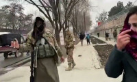 Taliban, kadınların yüzüne biber gazı sıktı