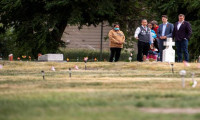Yatılı kilise okulunun bahçesinde 93 mezar bulundu