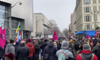 Fransa'da maaş zammı talebiyle protestolar düzenlendi