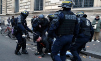 Fransa'da ırkçılık yapan 6 polise hapis cezası