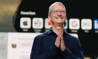 Apple CEO’su 100 milyon dolar kazandı