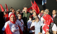 Erdoğan, Diyarbakır anneleriyle buluştu