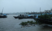Bangladeş'teki tropikal fırtınada 13 kişi öldü