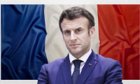 Macron: Krizlerden geçiyoruz