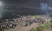 Hindistan'da köprü çöktü: İşte, 141 kişinin öldüğü o köprü!