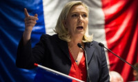 Le Pen: Daha fazla cami kapatılsın