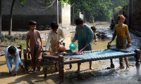 Pakistan'da 10 milyon çocuğun acil yardıma ihtiyacı var