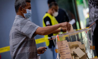 Malezya'da genel seçimin sonuçları belli olmaya başladı