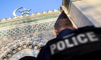 Avrupa'da camiye saldırıldı