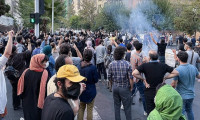 4 protestocu, İran polisi tarafından öldürüldü