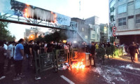 İran'daki protestolarda 300'den fazla kişi öldü