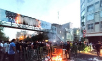 İran polisi göstericilere ateş açtı: En az 16 ölü
