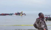 Yolcu uçağı göle düştü