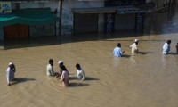 Pakistan'da sel felaketi 30 milyar dolara mal oldu