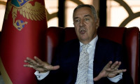 Djukanovic, Karadağ Meclisi'nin tartışmalı yasa teklifini reddetti