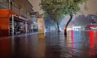Fethiye'de sağanak nedeniyle ev ve iş yerlerini su bastı