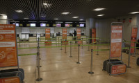 İspanya'da grev nedeniyle 70 uçuş iptal edildi