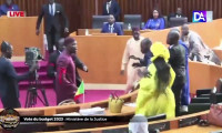 Bütçe görüşmeleri Senegal meclisini karıştırdı!