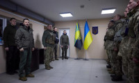 Zelenskiy, Donetsk cephesini ziyaret etti